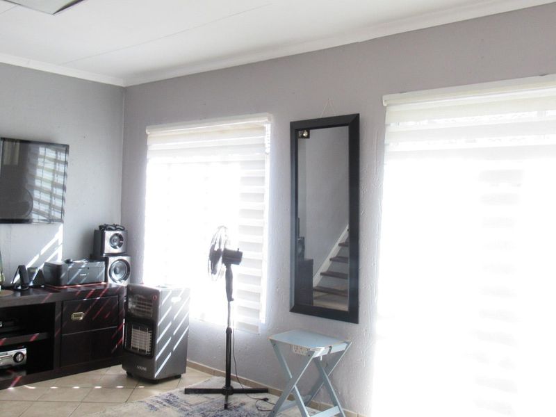 2 bedroom, 2 bathroom house in Willow Park Manor  - Photo 5