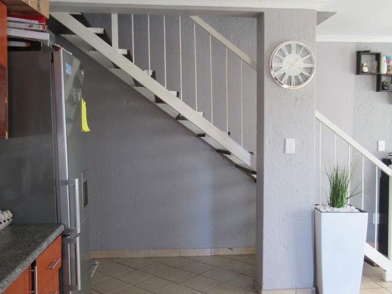 2 bedroom, 2 bathroom house in Willow Park Manor  - Photo 3