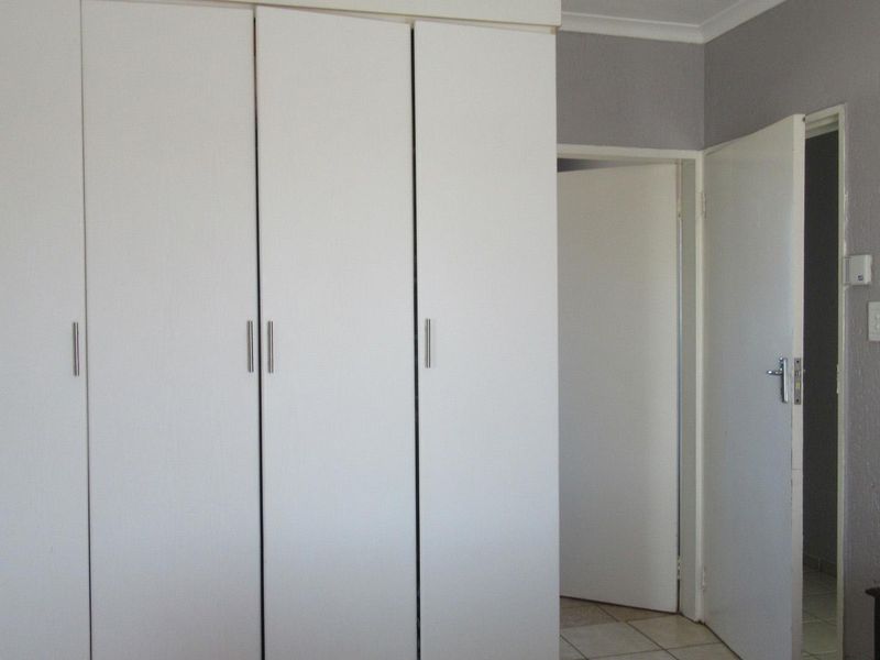 2 bedroom, 2 bathroom house in Willow Park Manor  - Photo 7