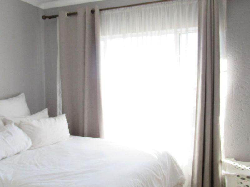 2 bedroom, 2 bathroom house in Willow Park Manor  - Photo 6