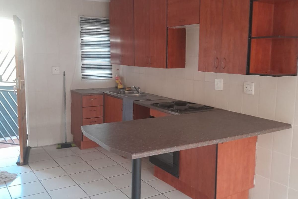 2 bathroom,1 bathroom Apartment for sale - Photo 2