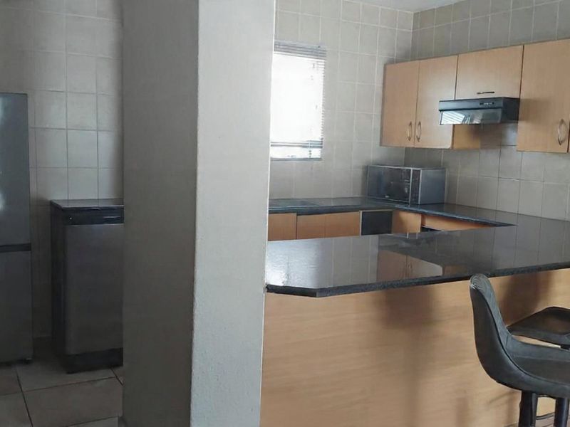 Apartment has 2-Bedroom with 1-Bathroom ,Kitchen and a Living room - Photo 2