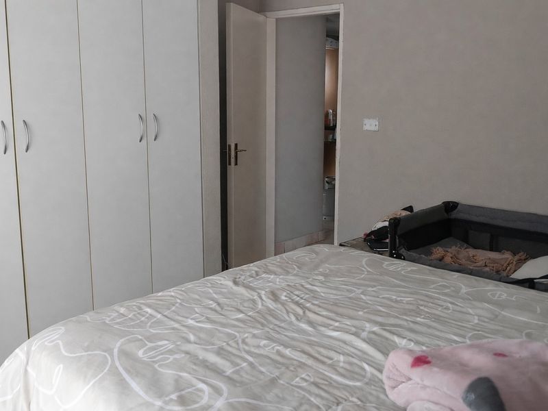 Apartment has 2-Bedroom with 1-Bathroom ,Kitchen and a Living room - Photo 8