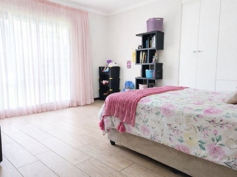 Stunning Modern 3–4 Bedroom Family Home in Secure Boomed-Off Parkrand - Photo 10