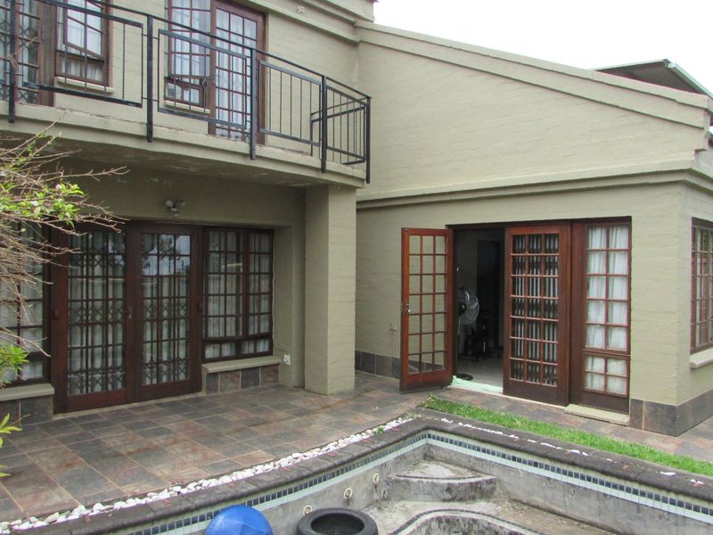 Low-maintenance lock-up and go - Photo 2