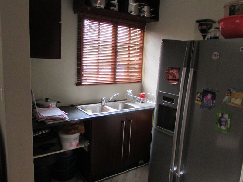 Low-maintenance lock-up and go - Photo 10