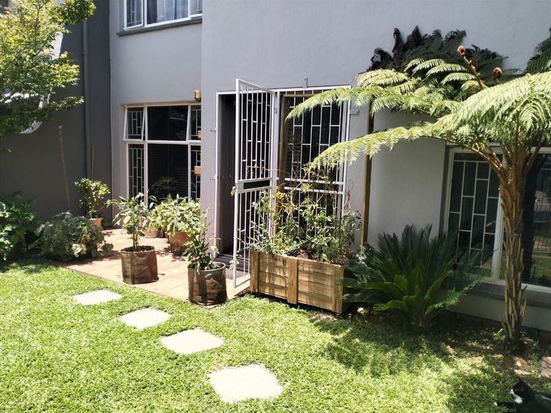 Charming and Practical Home for Comfortable Living - Photo 3
