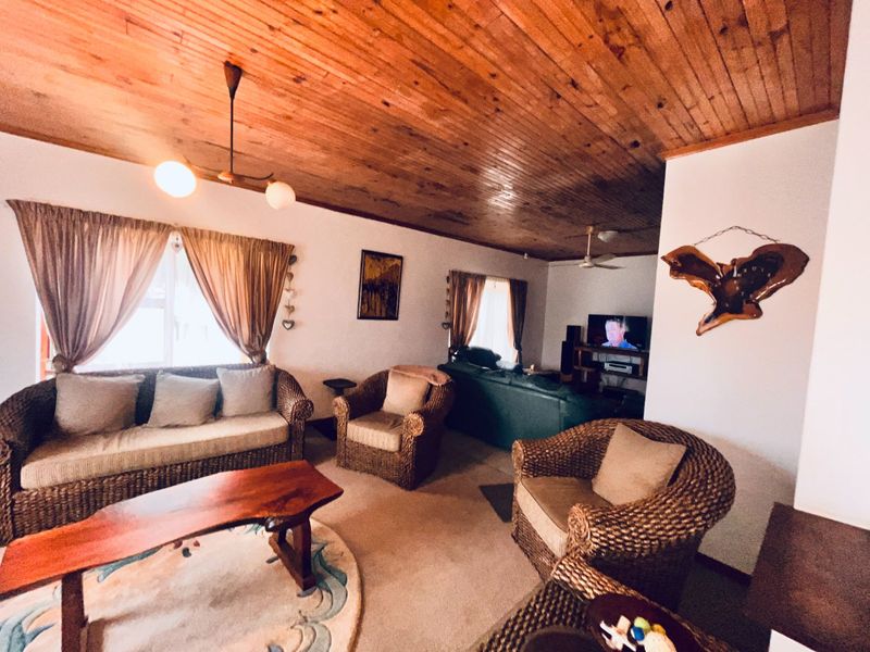 Neat 2-Bedroom Face-Brick Home in Noorsekloof, - Photo 5