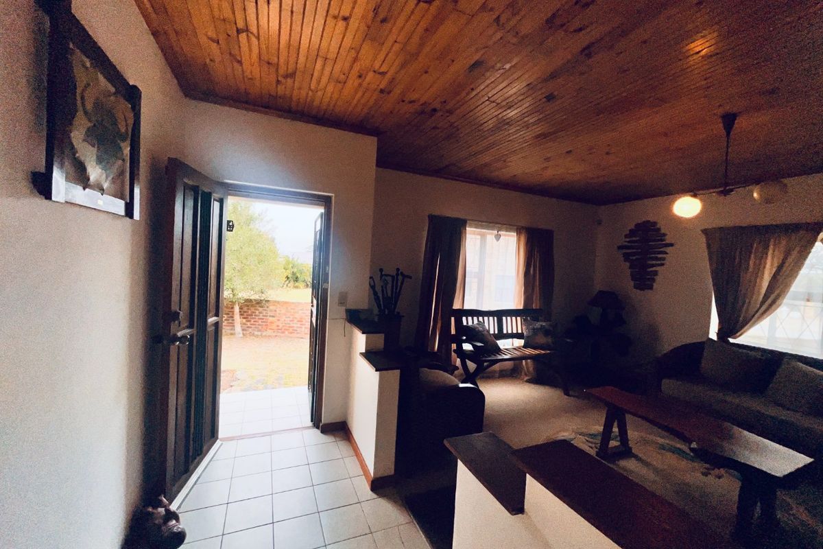 Neat 2-Bedroom Face-Brick Home in Noorsekloof, - Photo 3