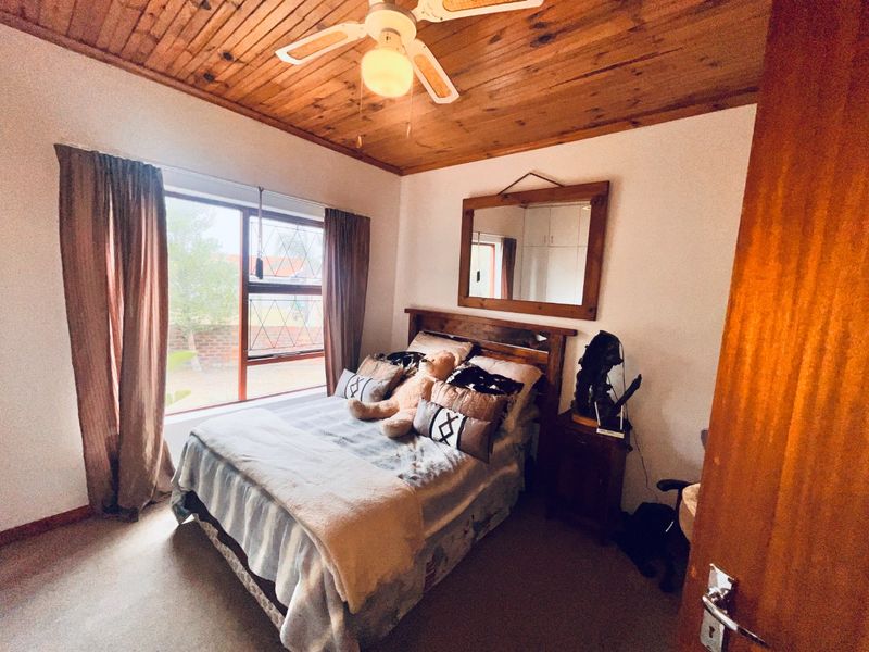 Neat 2-Bedroom Face-Brick Home in Noorsekloof, - Photo 9