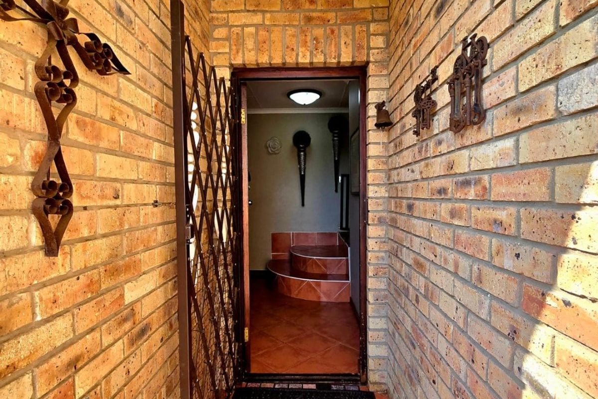 Ocean Living in Paradise Beach - Photo 5