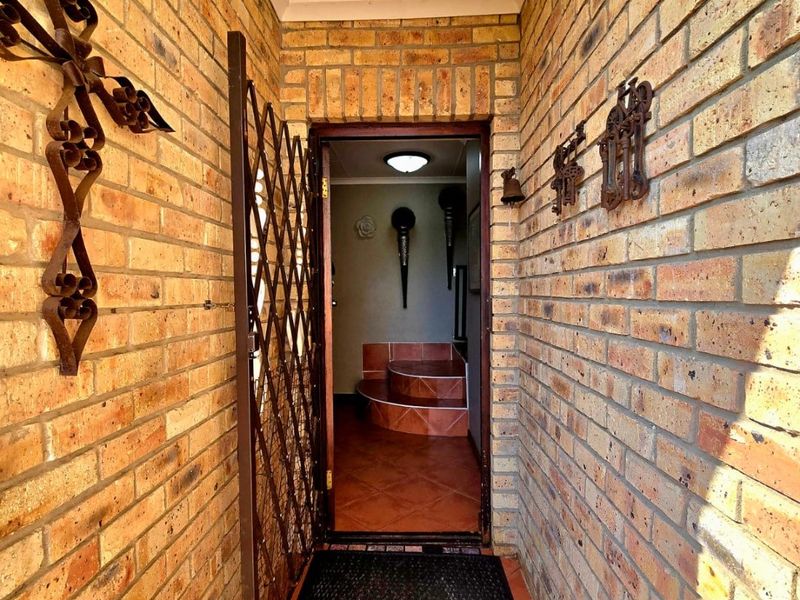 Ocean Living in Paradise Beach - Photo 5