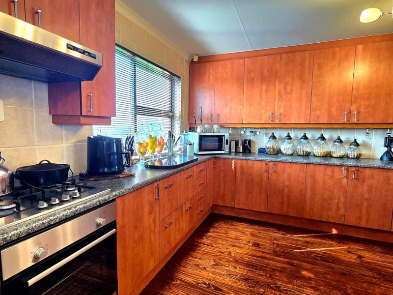 Ocean Living in Paradise Beach - Photo 7