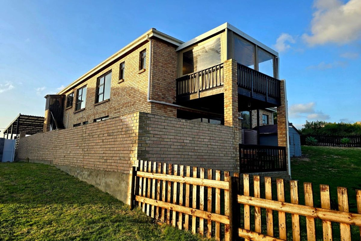 Ocean Living in Paradise Beach - Photo 3