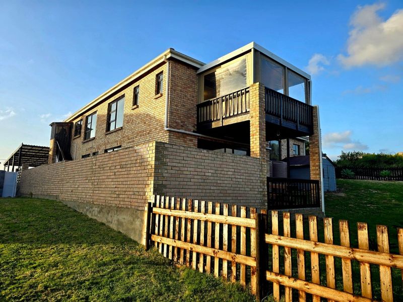 Ocean Living in Paradise Beach - Photo 3