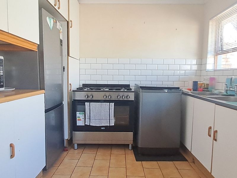 3 BEDROOM HOUSE FOR SALE IN GREENFIELDS - Photo 10