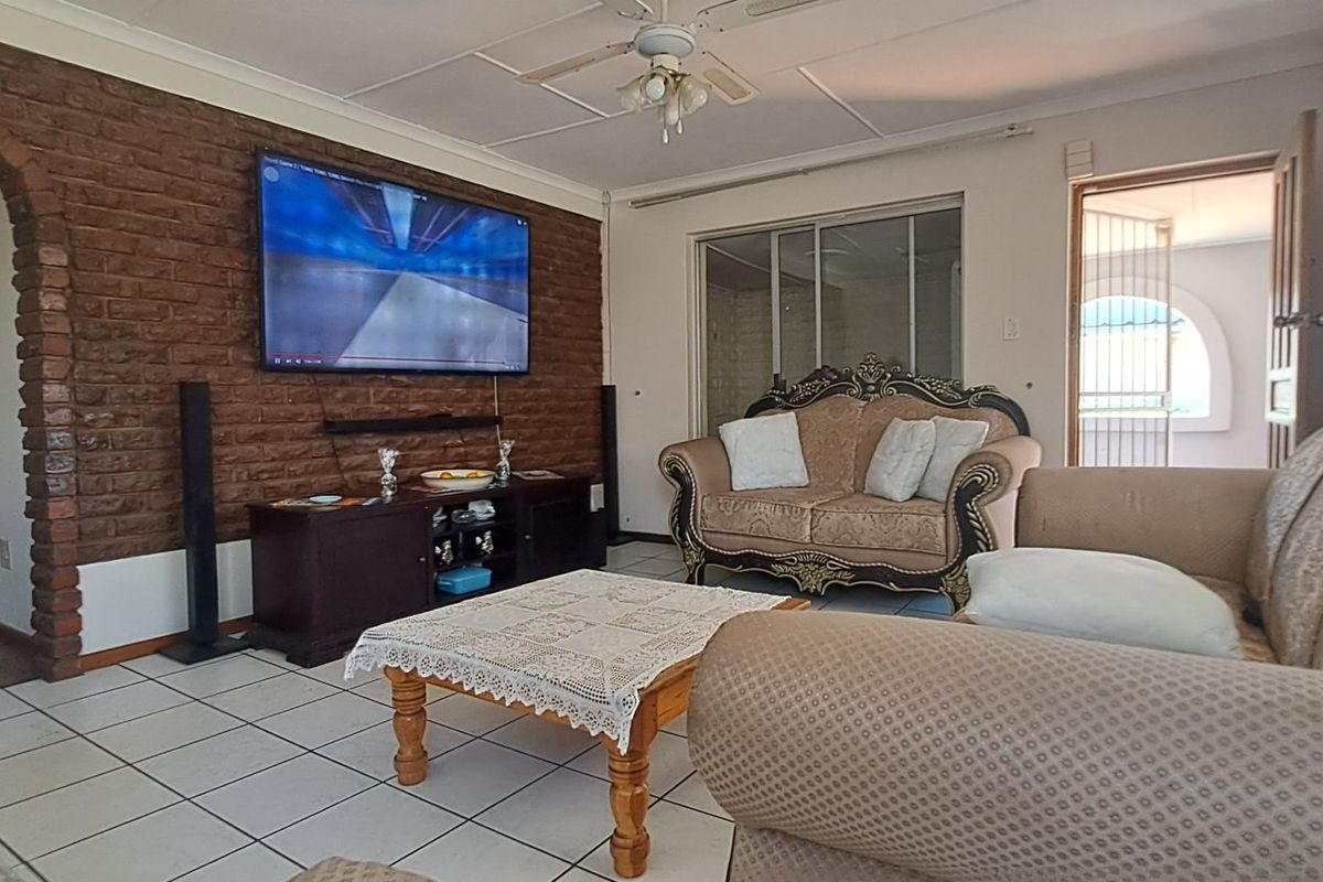 3 BEDROOM HOUSE FOR SALE IN GREENFIELDS - Photo 5