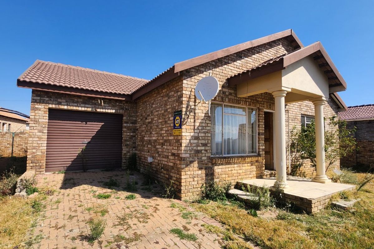 Amazing 2 bedroom townhouse in Meiringspark - Photo 2