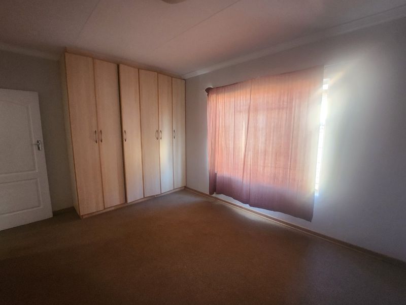 Amazing 2 bedroom townhouse in Meiringspark - Photo 8