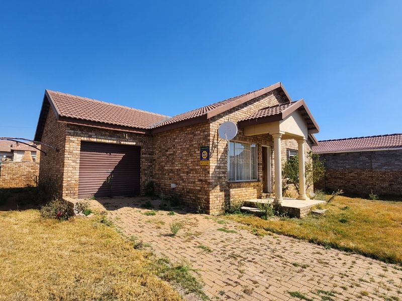 Amazing 2 bedroom townhouse in Meiringspark - Photo 1