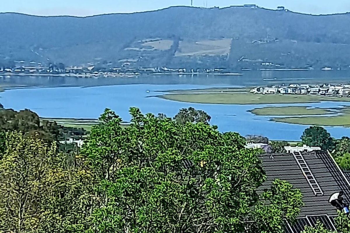 Newly renovated family home with views of the Knysna Heads and the Estuary - Photo 2