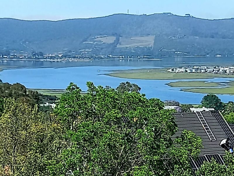 Newly renovated family home with views of the Knysna Heads and the Estuary - Photo 2