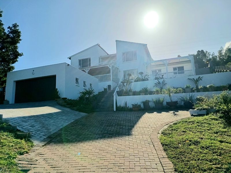 Newly renovated family home with views of the Knysna Heads and the Estuary - Photo 1