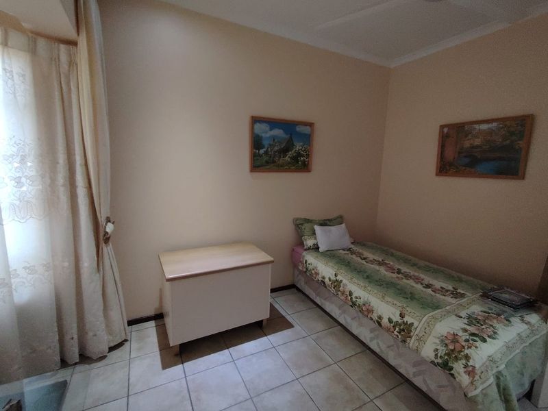 Beautifull 3 Bedroom 2 bathroom Townhouse - Photo 10
