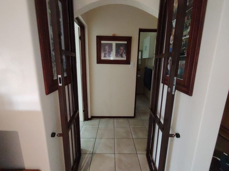Beautifull 3 Bedroom 2 bathroom Townhouse - Photo 9