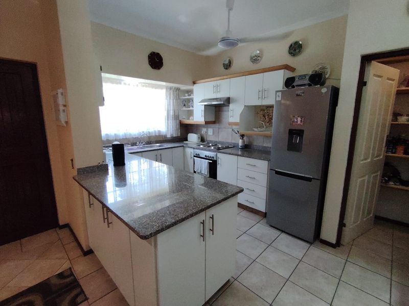Beautifull 3 Bedroom 2 bathroom Townhouse - Photo 8