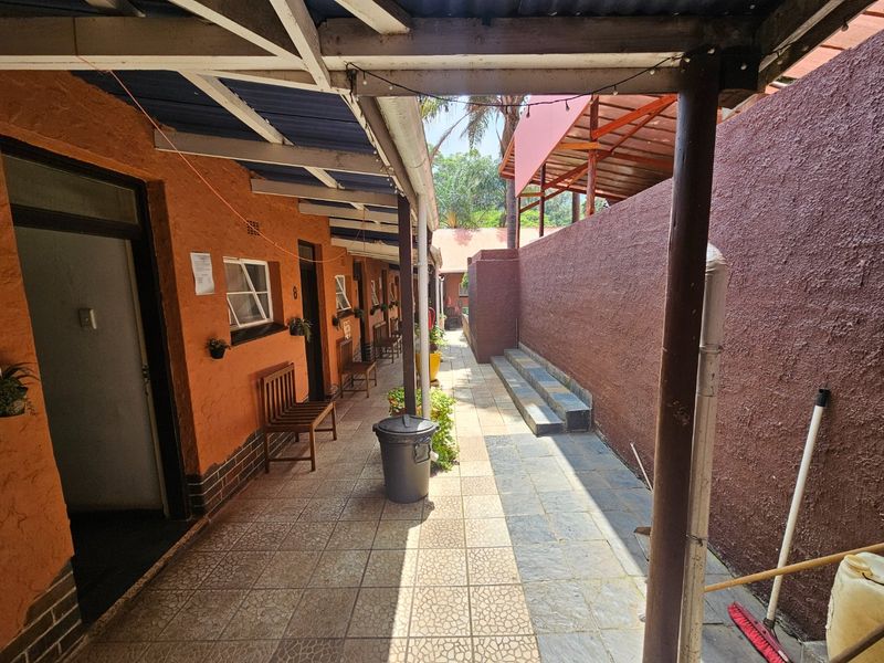 9 Bedroom Accomodation in Tourist Location  - Photo 3