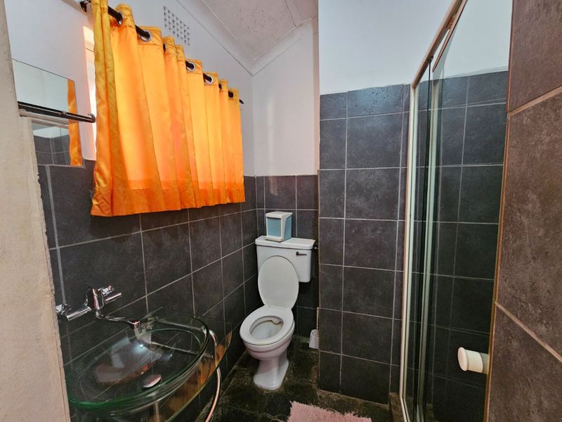 9 Bedroom Accomodation in Tourist Location  - Photo 10