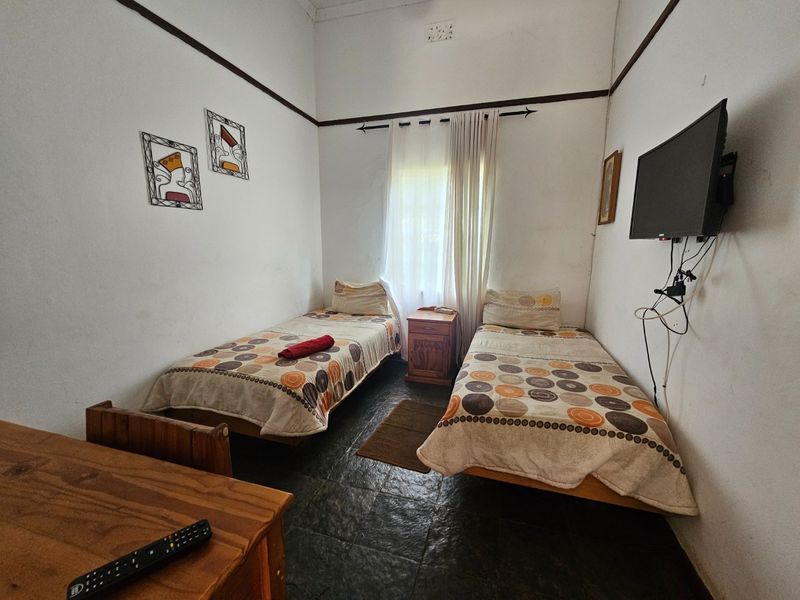 9 Bedroom Accomodation in Tourist Location  - Photo 9