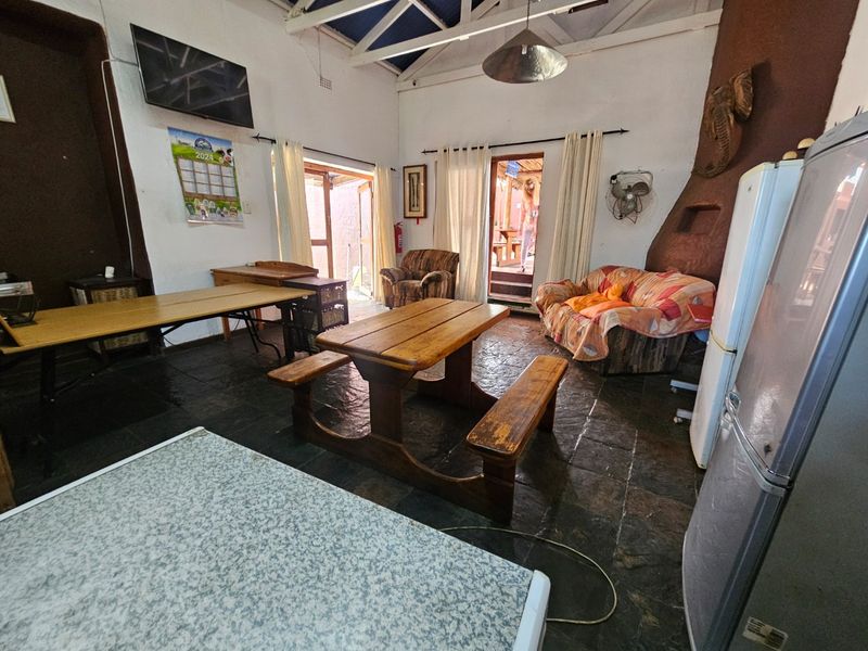 9 Bedroom Accomodation in Tourist Location  - Photo 7