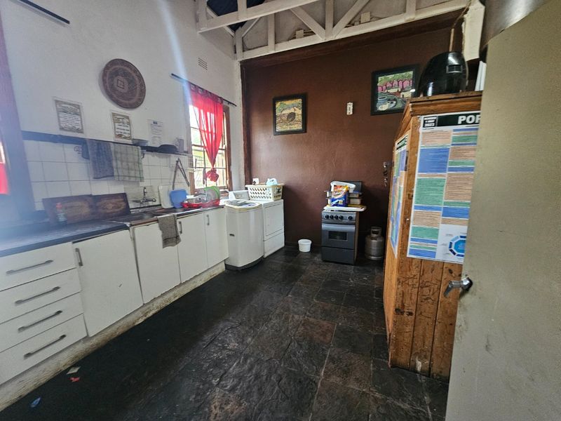 9 Bedroom Accomodation in Tourist Location  - Photo 4