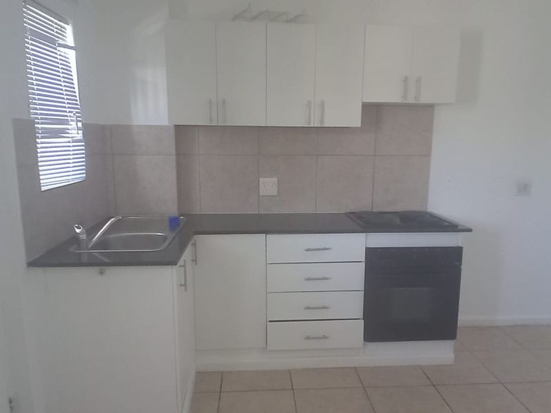 Neat Lock-up and Go  - Photo 5