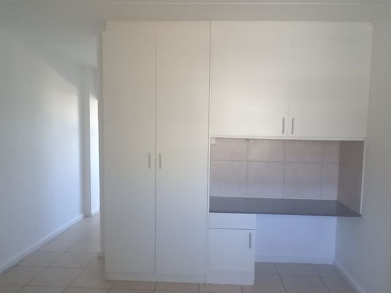 Neat Lock-up and Go  - Photo 3