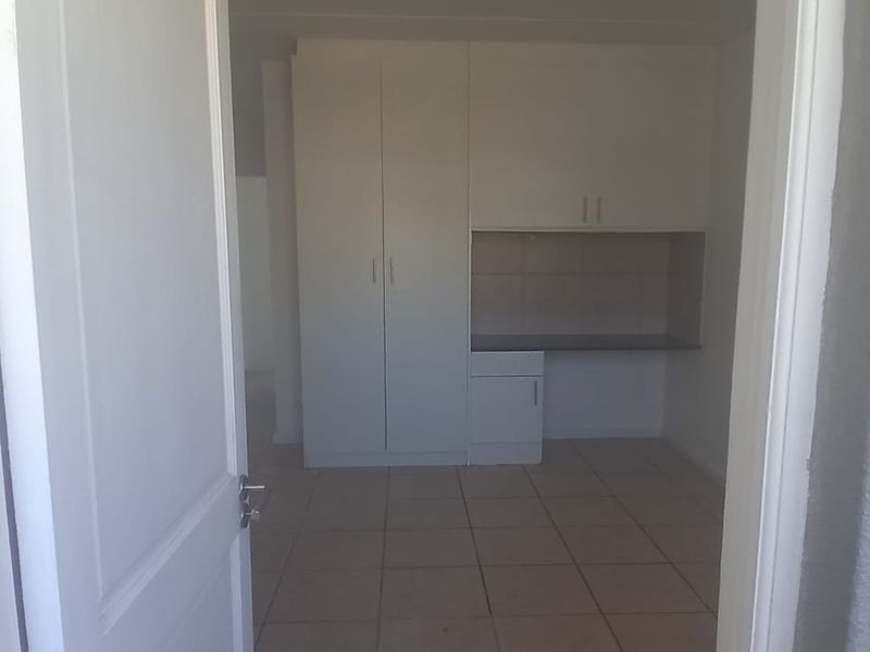 Neat Lock-up and Go  - Photo 2