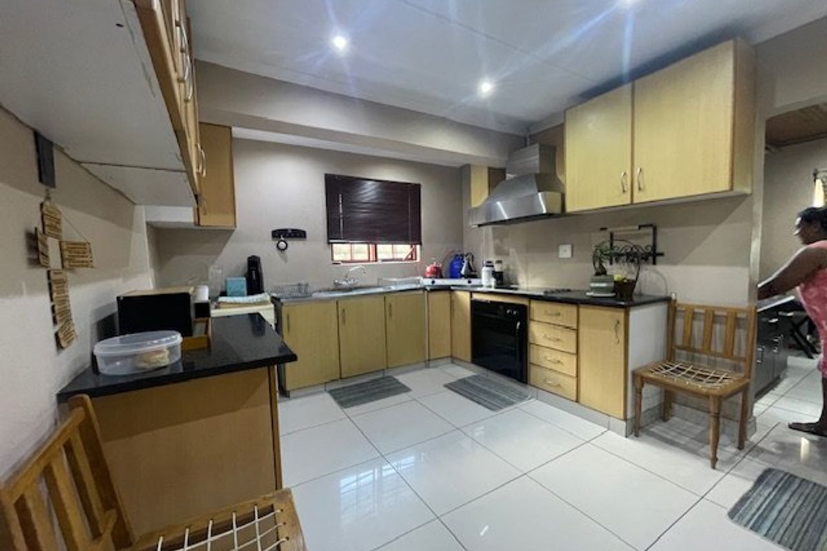 Well Maintained , Move-In Ready Four Bed Family Home For Sale- Muniredy Road, Northdale, Pmb - Photo 5