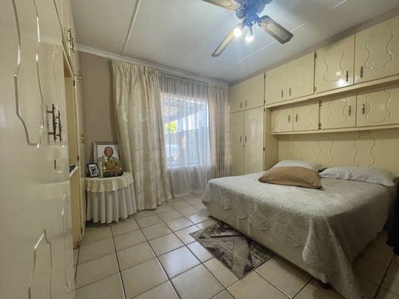 Well Maintained , Move-In Ready Four Bed Family Home For Sale- Muniredy Road, Northdale, Pmb - Photo 2