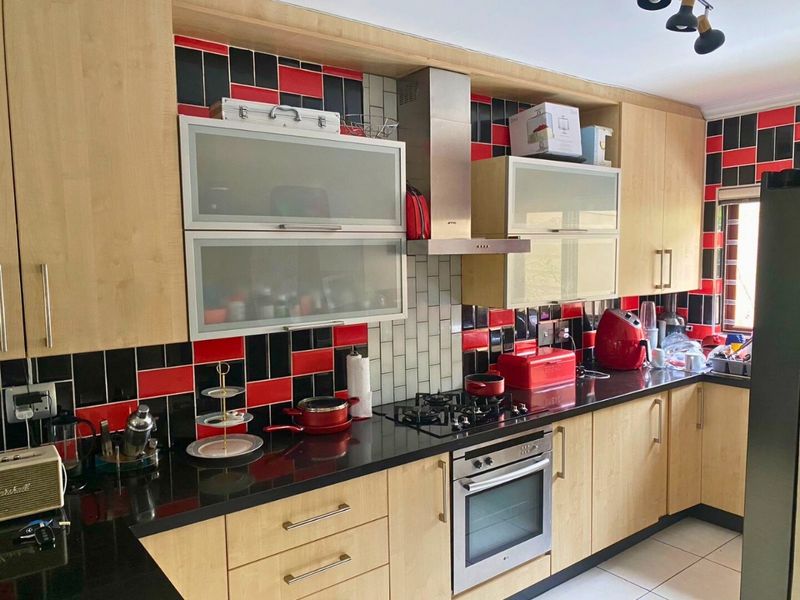 Luxury 3-Bedroom Family Home for Sale – Vorna Valley - Photo 9