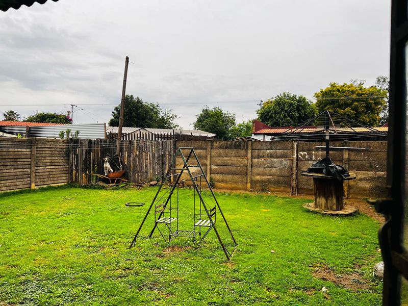 4 Bedroom House For Sale in Danville - Photo 10