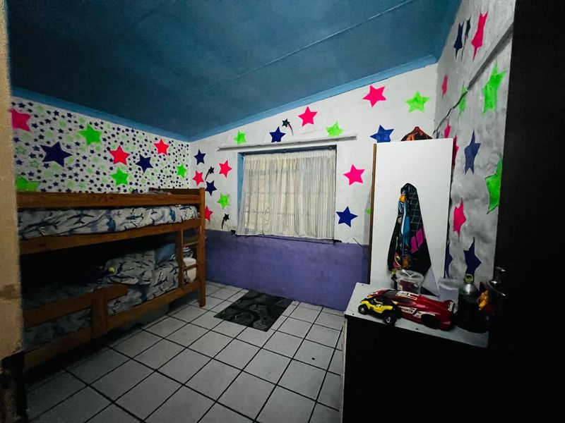 4 Bedroom House For Sale in Danville - Photo 8