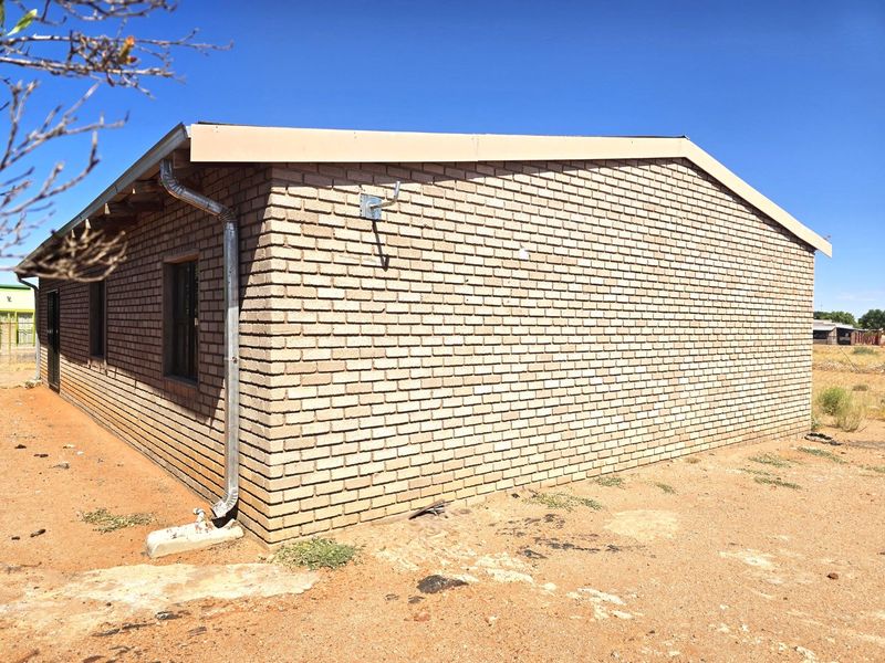 Sturdy Home in Morning Glory, Upington - Photo 9