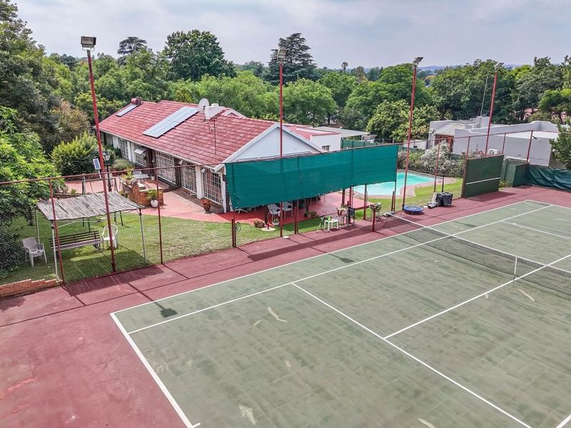 Large 4 bedroom home - Photo 2