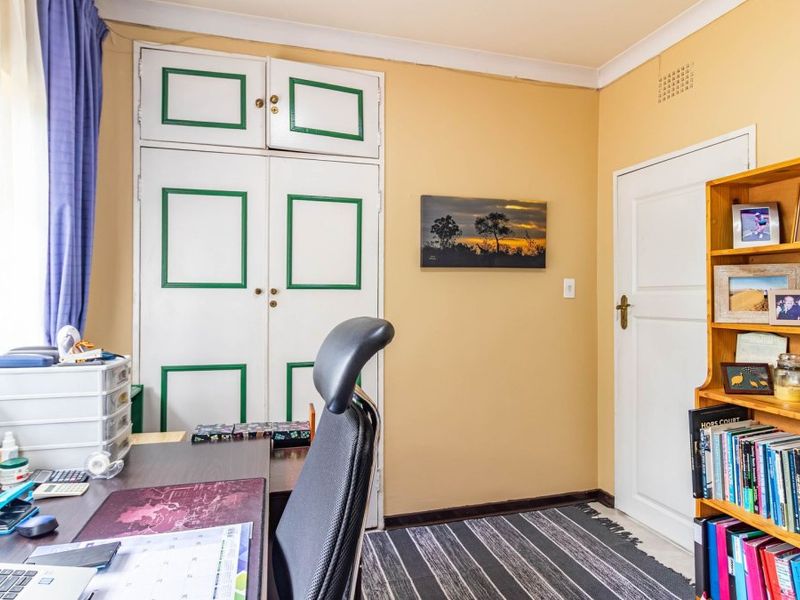 Large 4 bedroom home - Photo 6