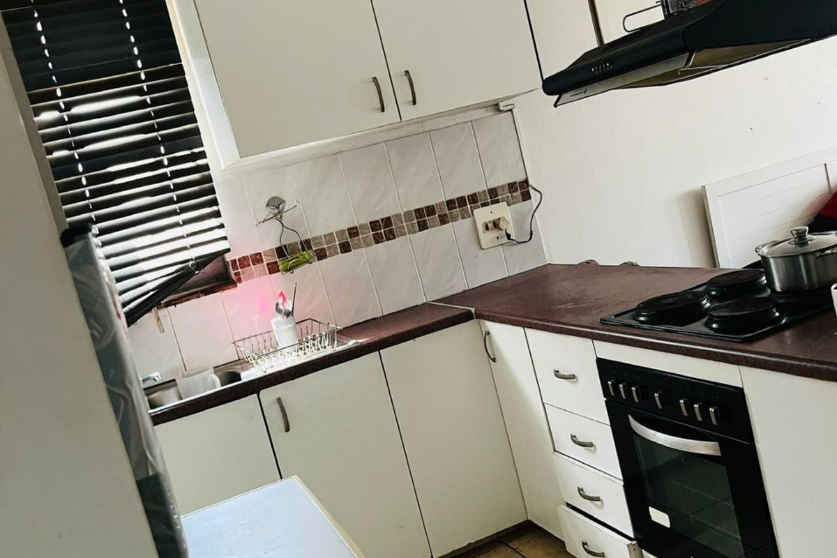 1 Bedroom, 1 Bathroom Apartment For Sale In Pinetown, Durban - Photo 2