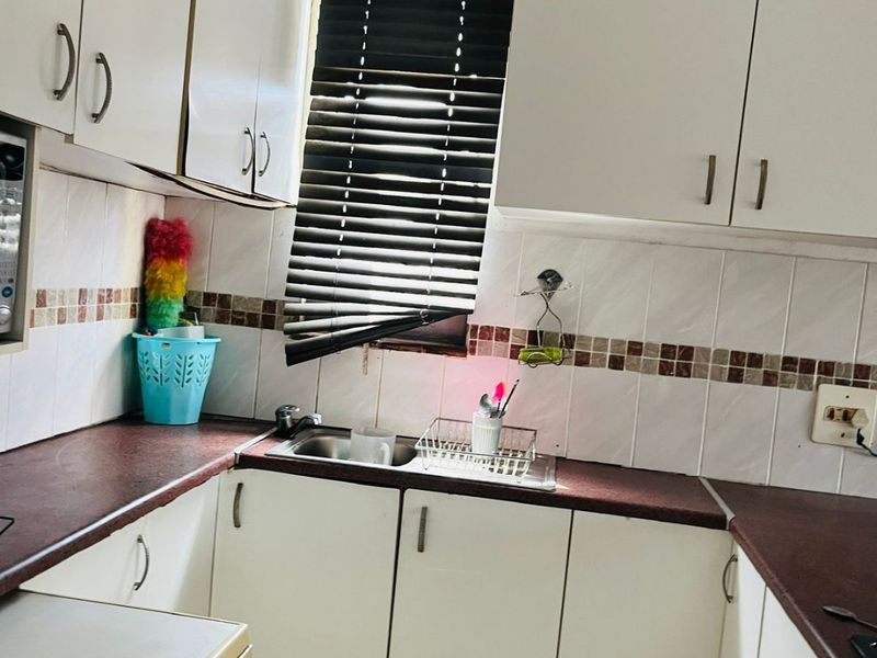 1 Bedroom, 1 Bathroom Apartment For Sale In Pinetown, Durban - Photo 3