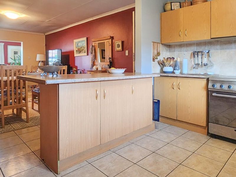 BEAUTIFUL FULL TITLE TOWNHOUSE - MOVE-IN READY! - Photo 6