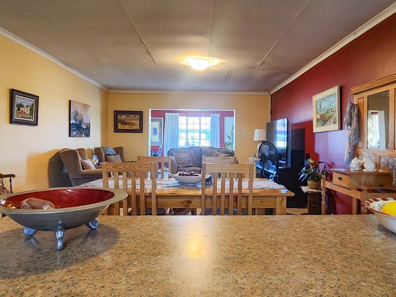 BEAUTIFUL FULL TITLE TOWNHOUSE - MOVE-IN READY! - Photo 5